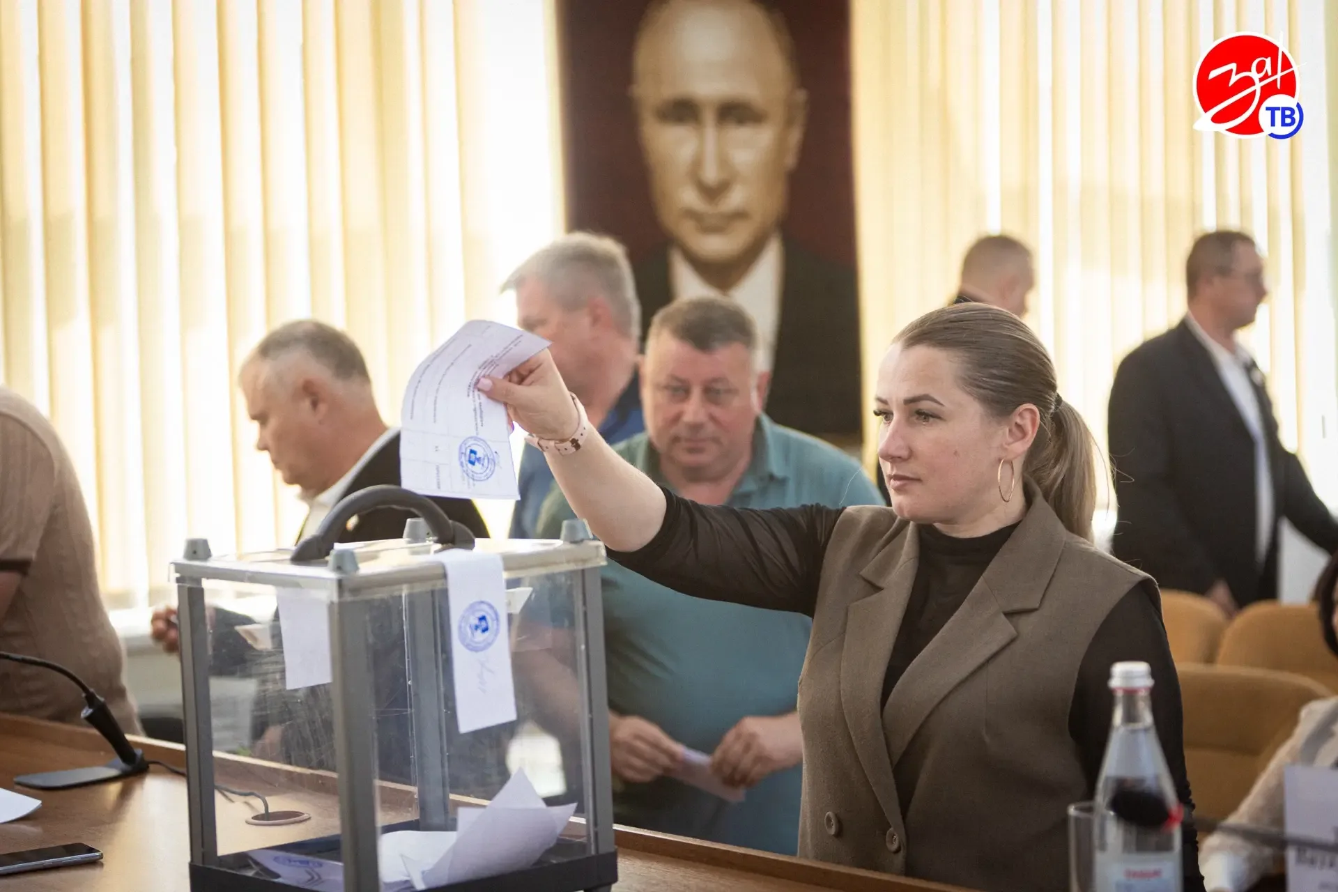 🛑 В администрации Мелитополя состоялась очередная сессия городского совета депутатов.   Основным воп