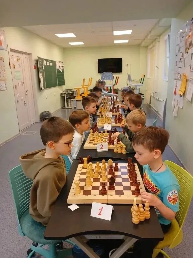 🏆 Чемпион растёт!  16 мая наши дошколята сразились за шахматными досками. Абсолютным победителем тур