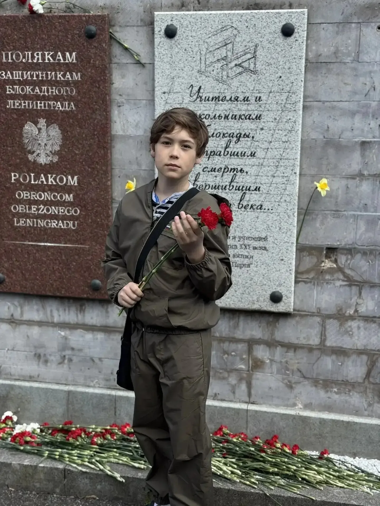 8 мая учащиеся 5 "В" класса посетили Пискарёвский мемориал — одно из самых значимых мест памяти в на
