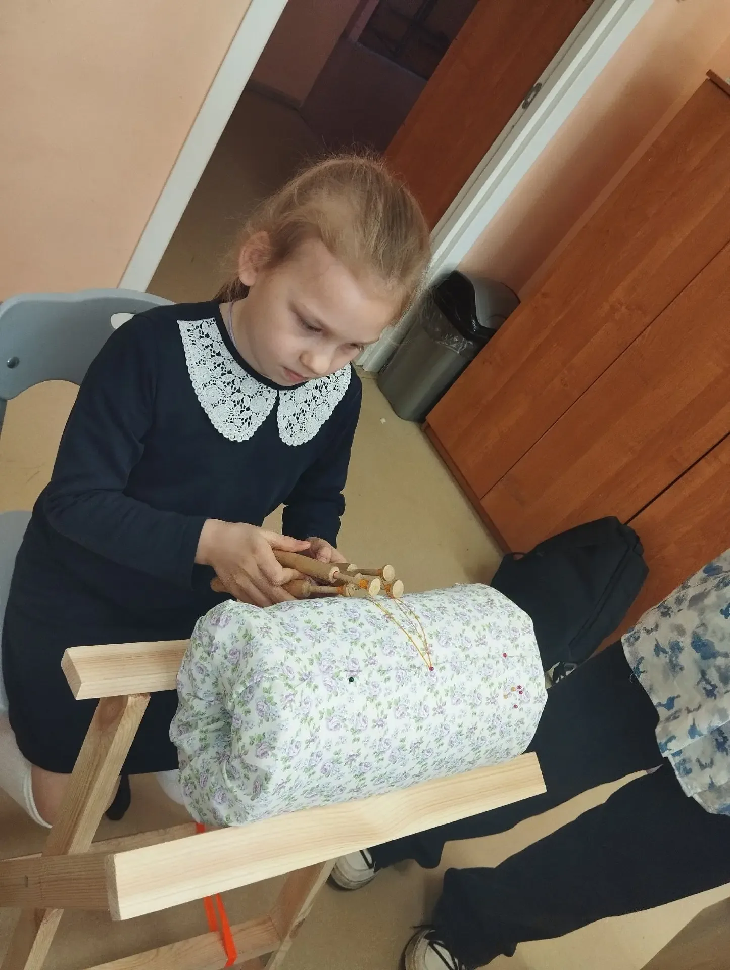 Старшеклассники — мастерам народных ремёсел!  В нашей школе прошёл не просто урок, а настоящий творч
