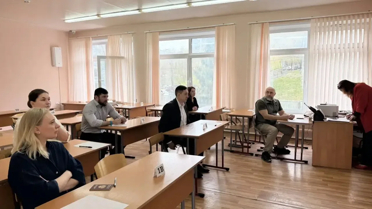 📢 Родители сдали ЕГЭ по русскому: репортаж из школьной аудитории  📝 30 апреля в нашей школе прошла а