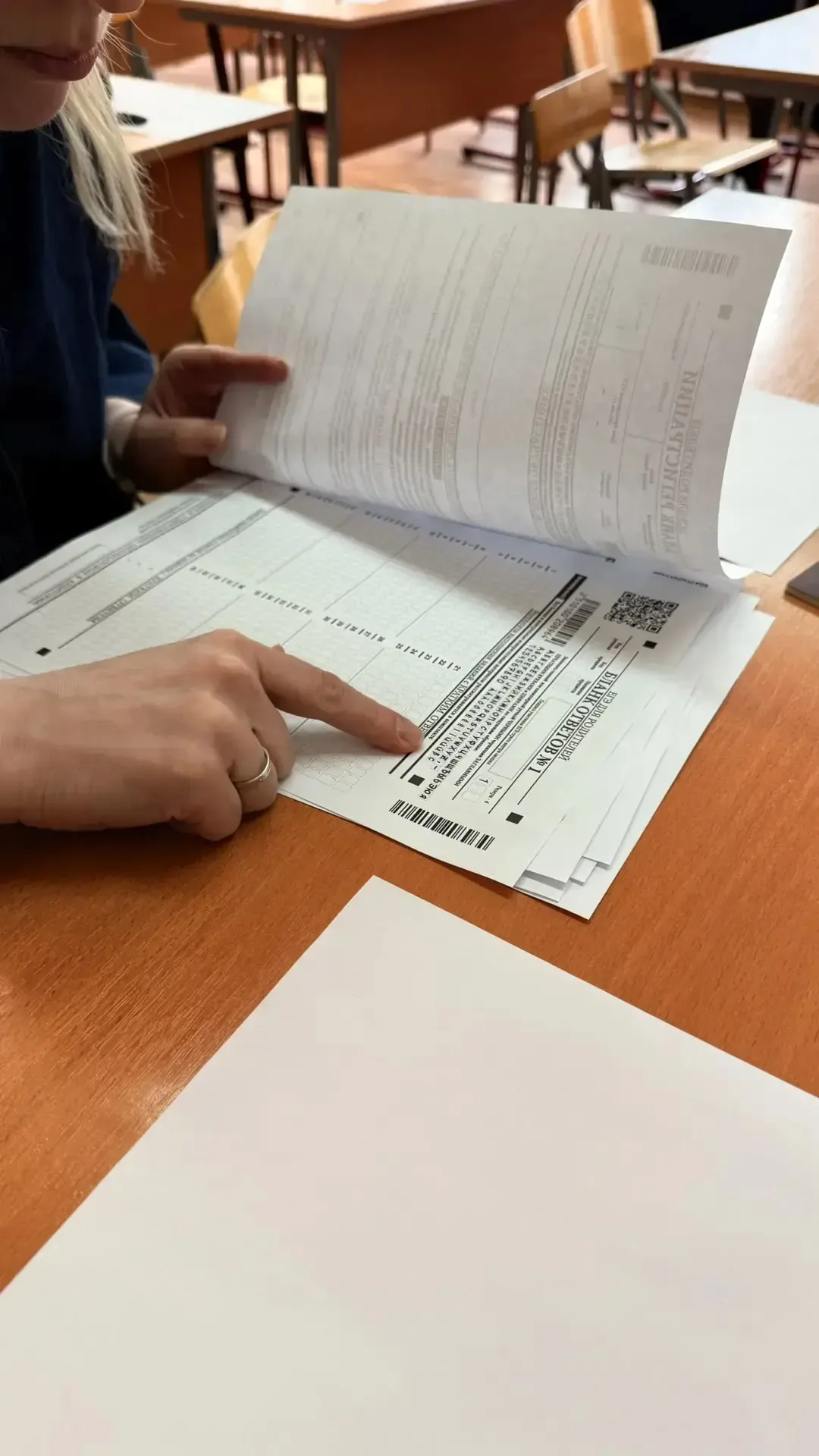 📢 Родители сдали ЕГЭ по русскому: репортаж из школьной аудитории  📝 30 апреля в нашей школе прошла а