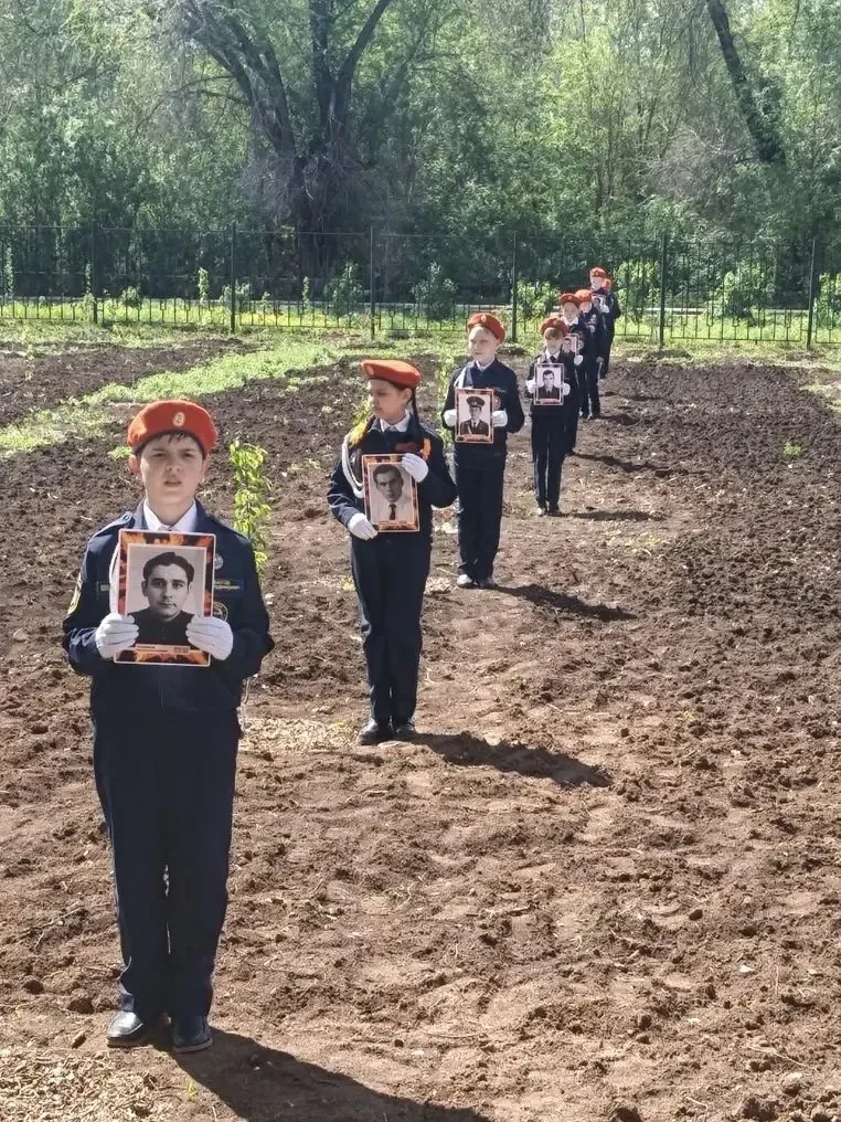 8 мая в нашей школе получился очень трогательным. С утра — торжественный парад в честь тружеников ты