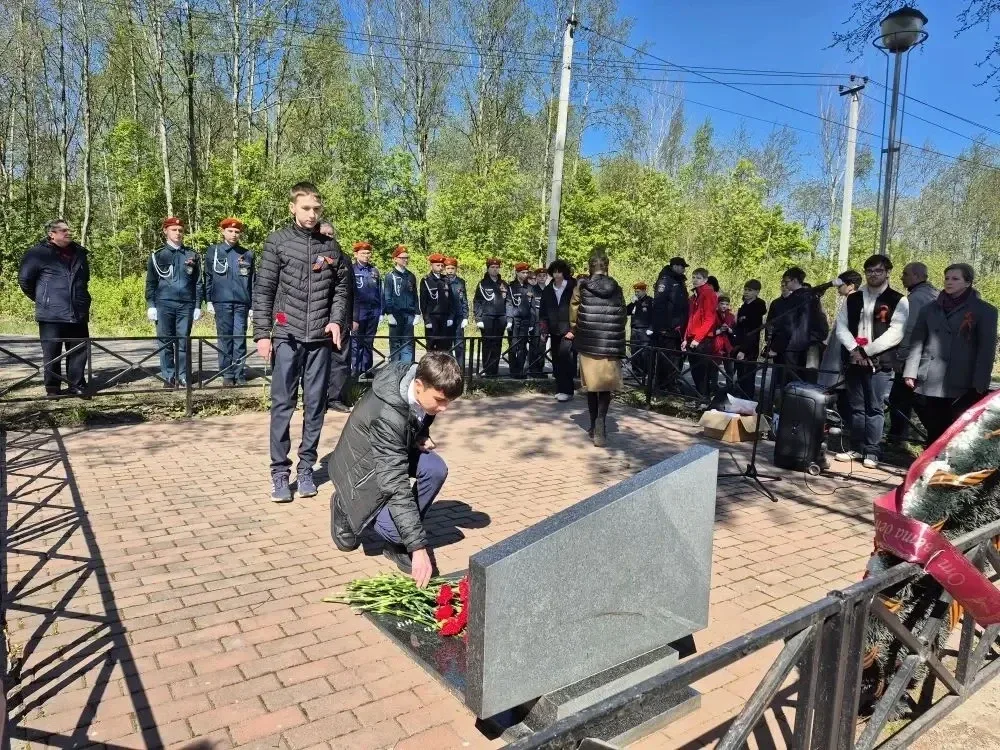 🕯Память жива  Ученики Центра образования «Кудрово» приняли участие в торжественном митинге у памятни
