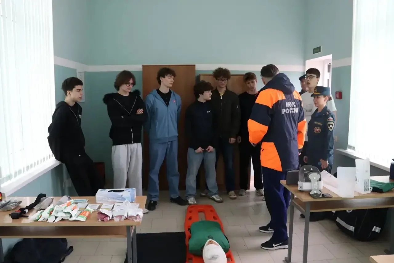 📅15 мая на базе Северо-Западного регионального поисково-спасательного центра МЧС России для старшекл