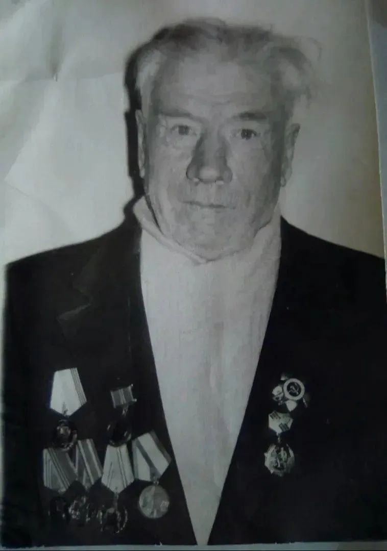 Бессмертный полк: связь поколений Мы уже рассказывали, как обучающиеся начальной школы присоединилис