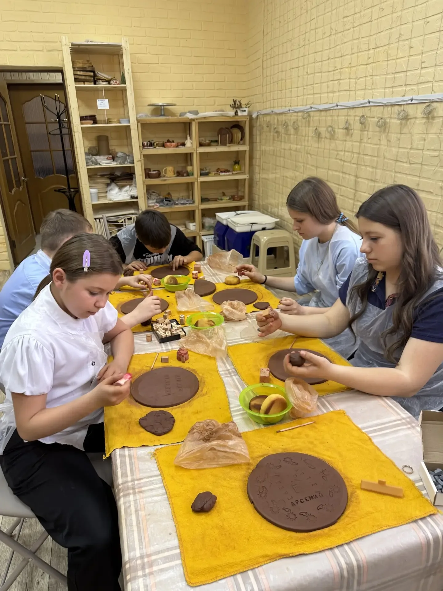 💫Мастер‑класс по изготовлению глиняных тарелок в «Аксюшиной мастерской»💫  ✅21 мая в рамках программы