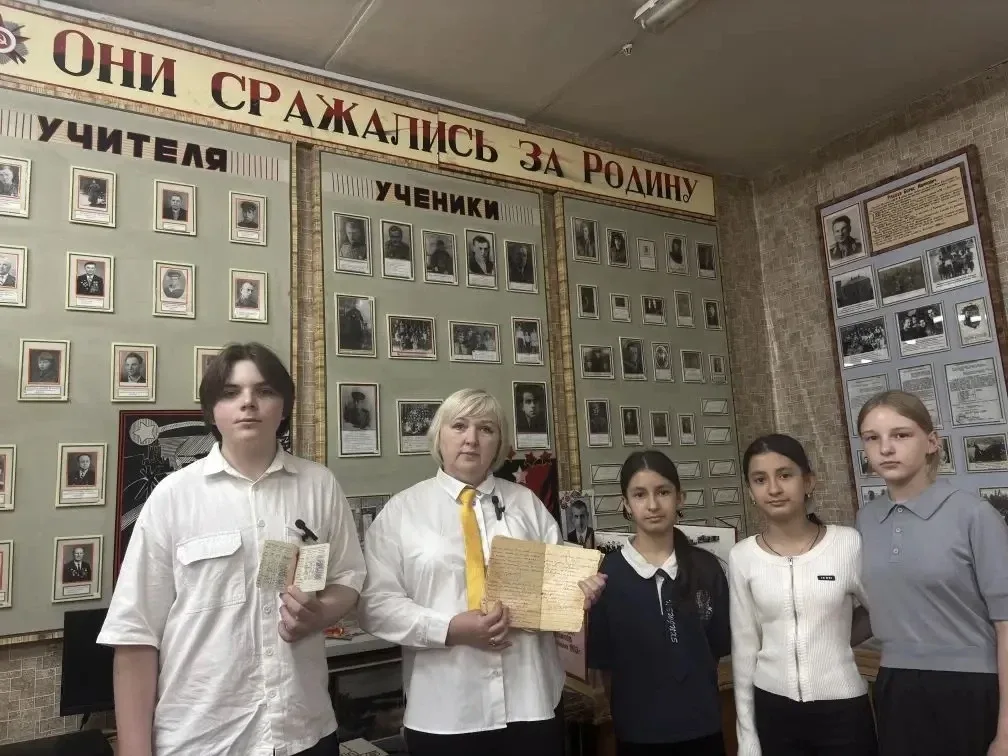 🏛️ 18 мая — Международный день музеев!  🏫 Урок-экскурсия "Мой школьный музей".  🌀 В преддверии Дня м