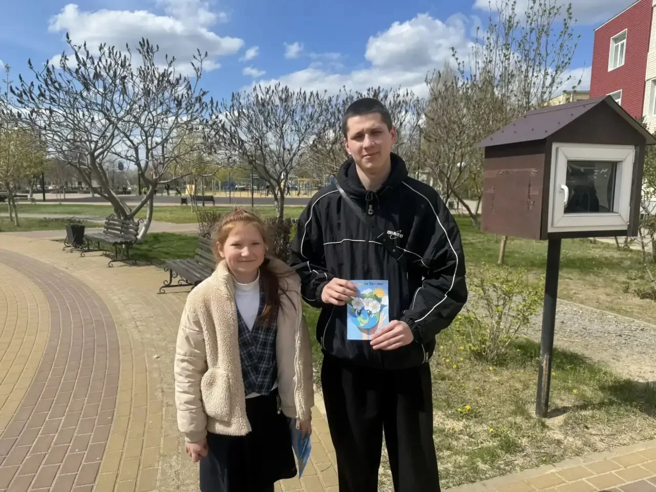 В городском Студенческом парке Орлята МБОУ «СОШ25 с УИОП им. Б.И.Рябцева» г. Россоши провели акцию «