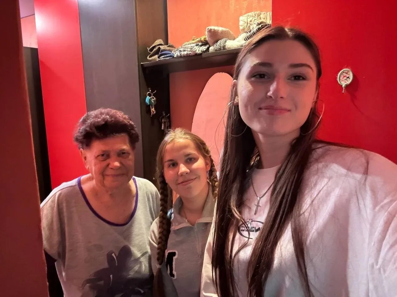 Ученики 9х и 10х классов лицея приняли активное участие в доставке поздравительных открыток Ветерана
