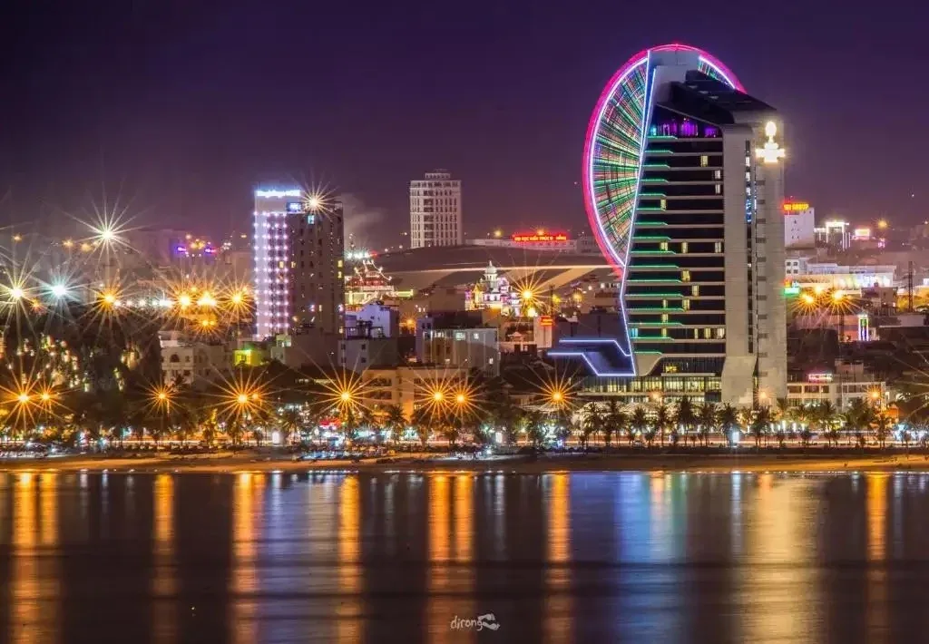 ВЬЕТНАМ 🇻🇳 ДАНАНГ  Дананг/Что важно знать: Расположен на севере Вьетнама. Сезонность такая же, как и