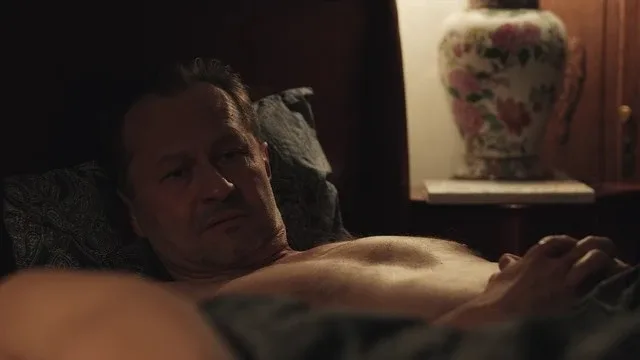 Цвета зла: Красный mp4 (2024) Жанры: #Фильмы  #Триллер  #Криминал  #Детектив  #Драма  На пляже наход