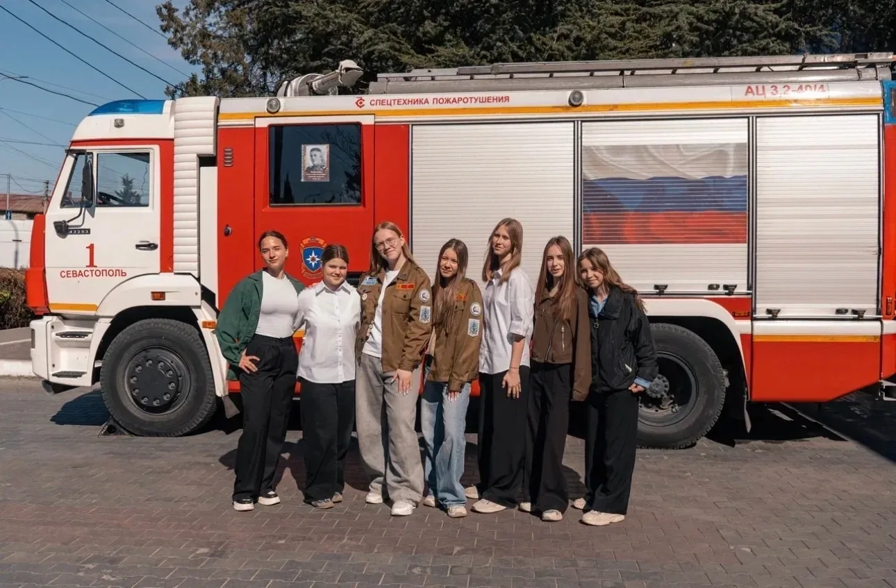 🚒 Неделя охраны труда: наши ребята в гостях у МЧС🧯  Губернаторский школьный трудовой отряд «Айсберг»