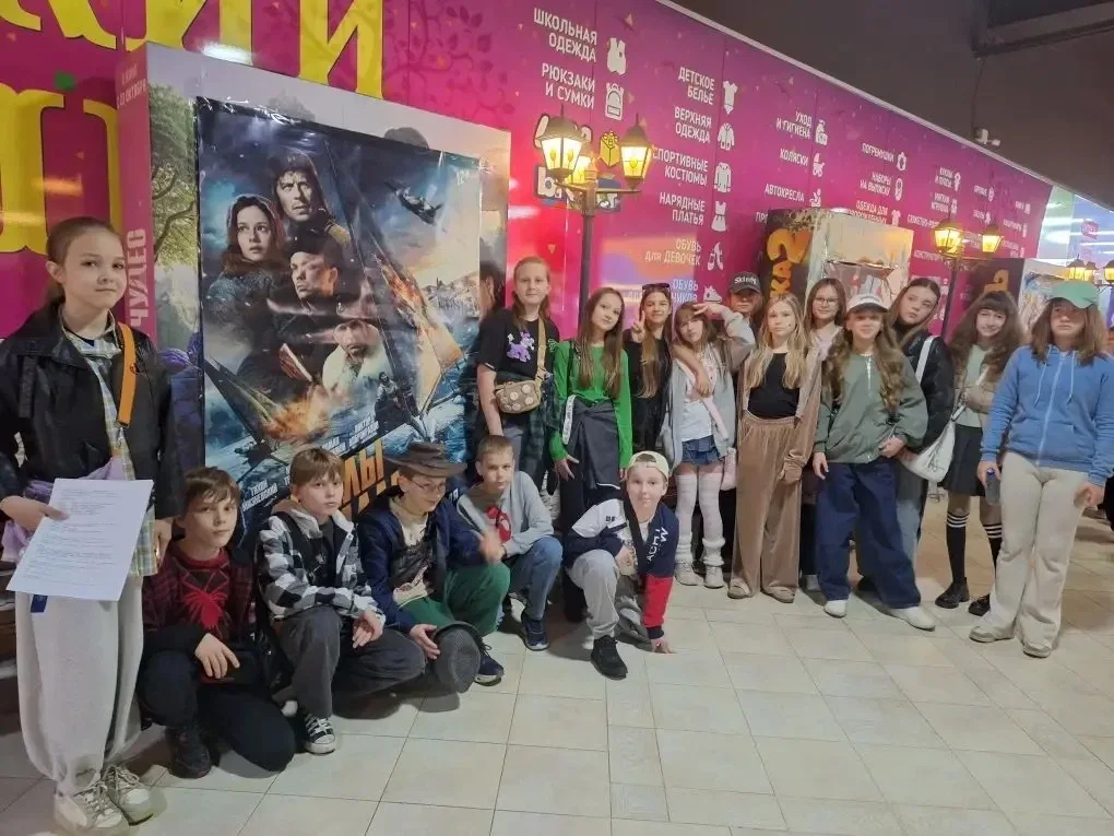 🎞️ 5-Б класс посмотрел фильм «Ангелы Ладоги»  Ученики 5-Б класса совершили трогательное путешествие 