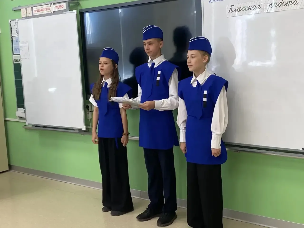🚦 Отряд ЮИД «Светофор» раскрыл секреты безопасности на дороге!  Наш отряд ЮИД «Светофор» провёл позн