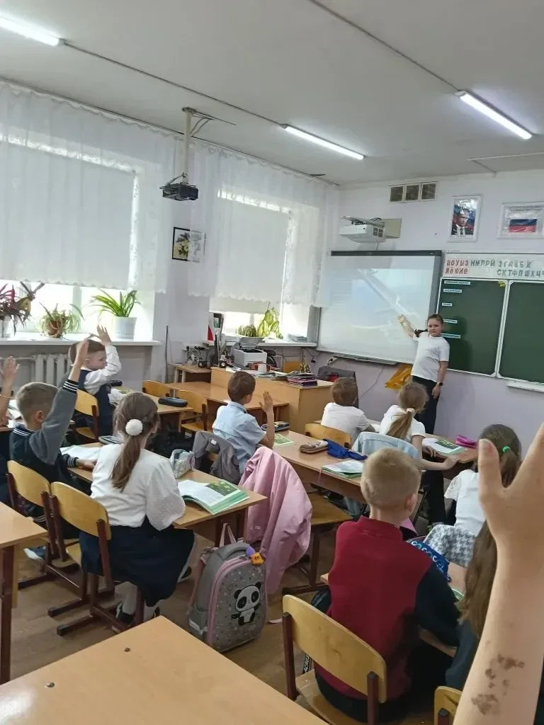 С 12 по 15 мая в МБОУ: Романовская СОШ прошли мероприятия, приуроченные ко Дню реки Дон. Классные ру