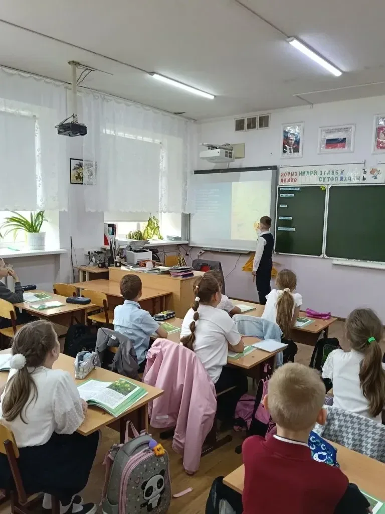 С 12 по 15 мая в МБОУ: Романовская СОШ прошли мероприятия, приуроченные ко Дню реки Дон. Классные ру