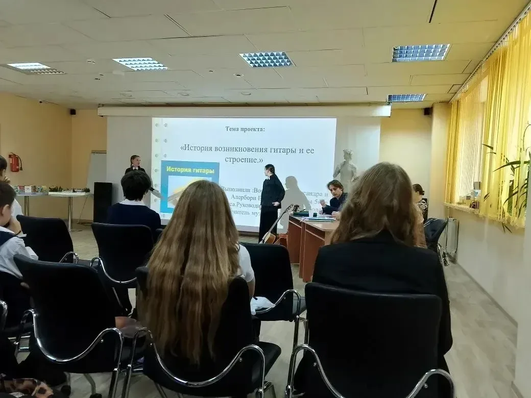 Поздравляем Алерборн Лизу и Ворошилову Сашу с блестящим выступлением на городском этапе Научно-практ