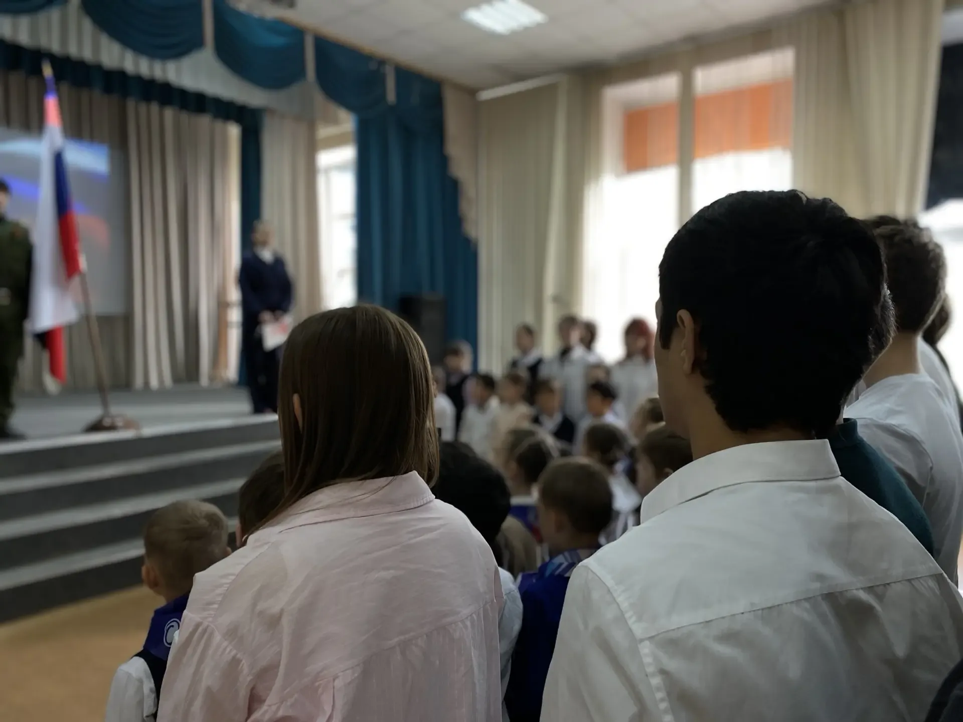 Сегодня в нашей школе прошла торжественная линейка. Мы говорили о вечном — о ценностях, которые дела