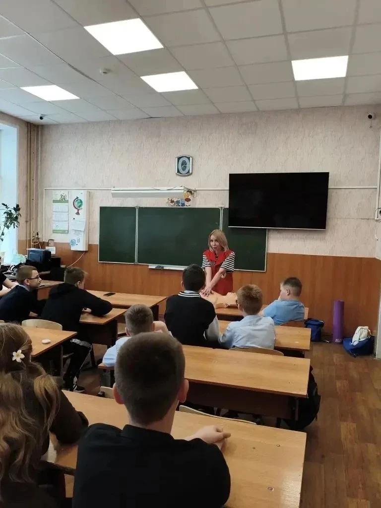 Первая помощь ⛑️   Перед окончанием учебного года ученики 6 и 7 классов поучаствовали в мастер-класс