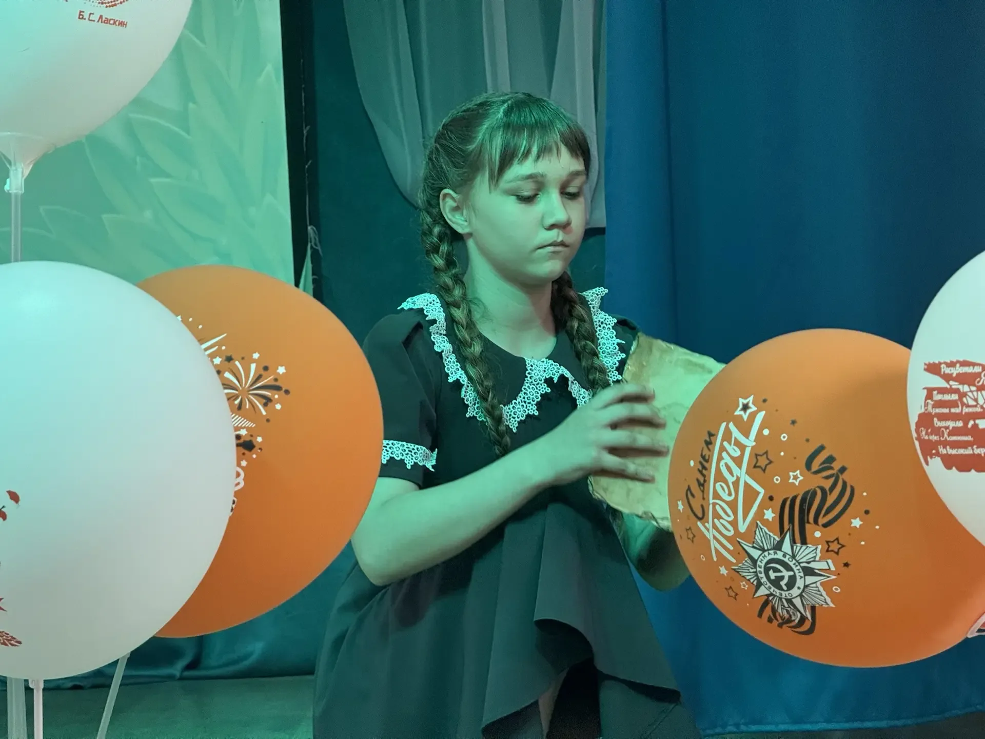 🎶 Музыка великого подвига: в нашей школе прошел концерт «Песни Победы» 🕊️  Есть праздники, которые о