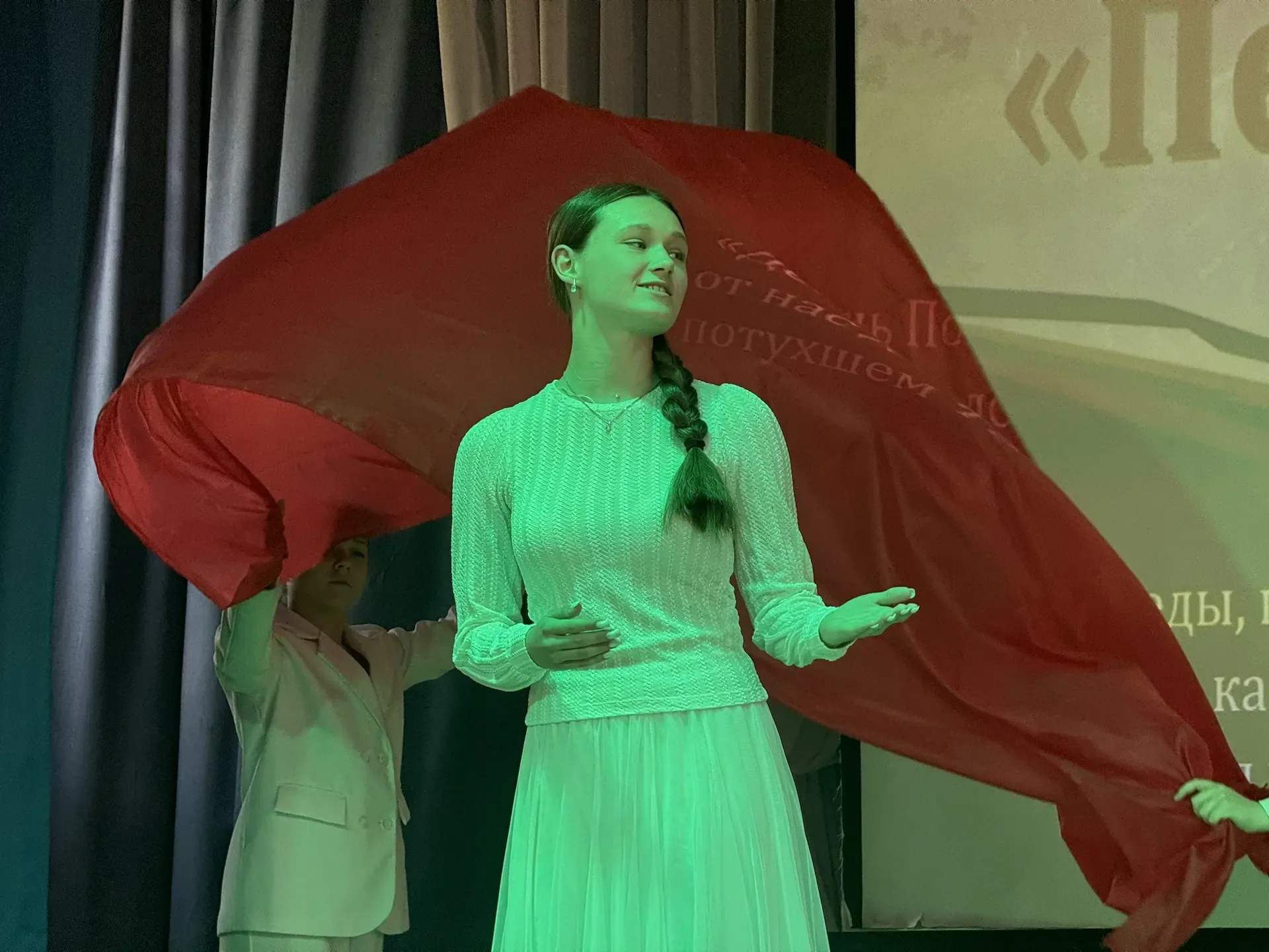 🎶 Музыка великого подвига: в нашей школе прошел концерт «Песни Победы» 🕊️  Есть праздники, которые о