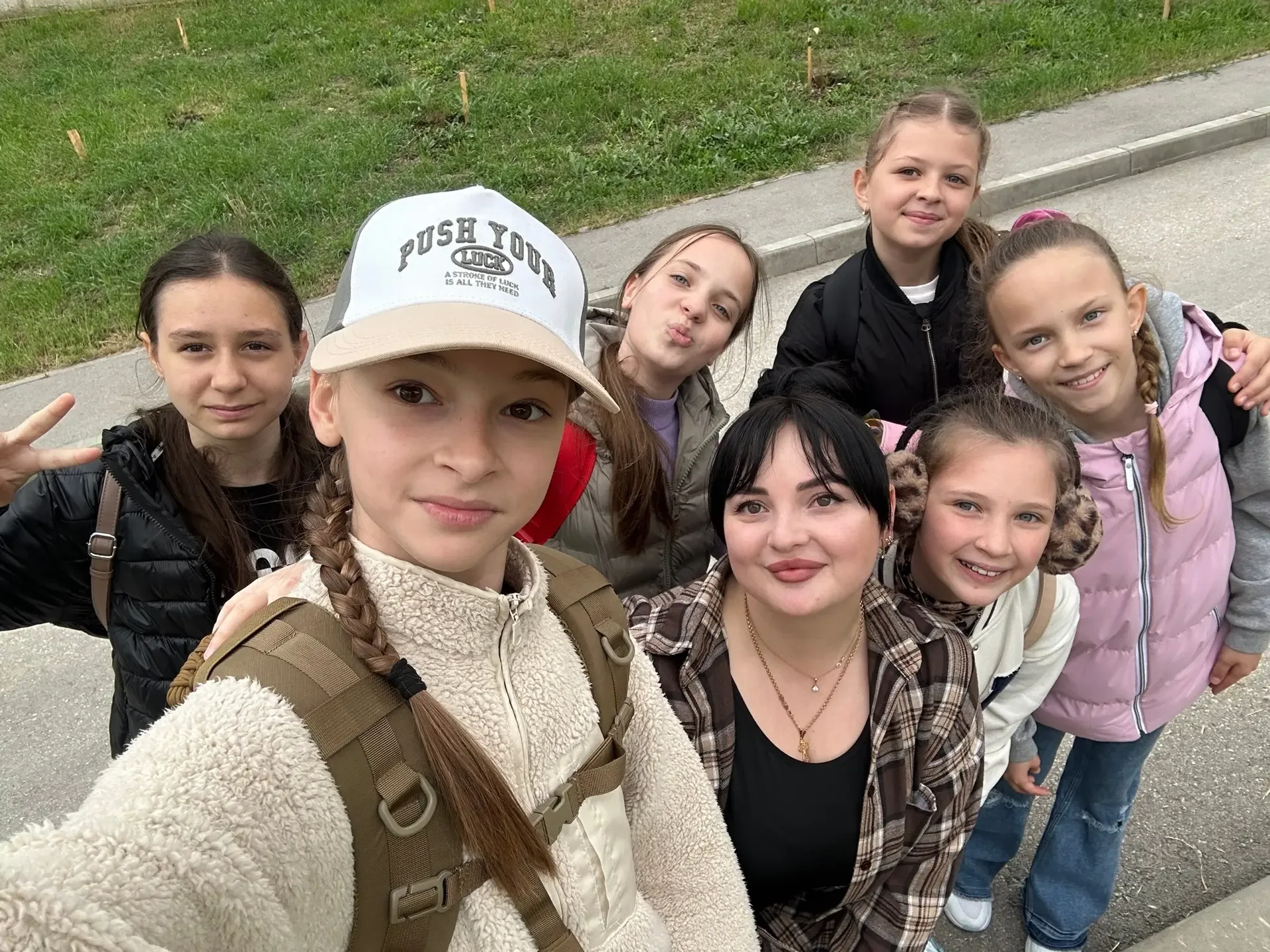 🎓 Мы теперь о безопасности знаем всё!🔒  Ученицы 4-а и 4-б классов посетили Фестиваль Безопасности в 