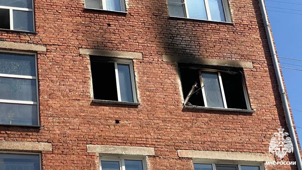 🔥 Пожар в Новокузнецке  В Орджоникидзевском районе Новокузнецка произошёл пожар в многоквартирном жи