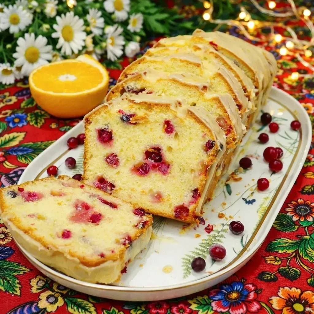 КЕКС С КЛЮКВОЙ И АПЕЛЬСИНОВОЙ ГЛАЗУРЬЮ  ИНГРЕДИЕНТЫ: ТЕСТО: ✅ Пшеничная мука — 240 г ✅ Разрыхлитель 