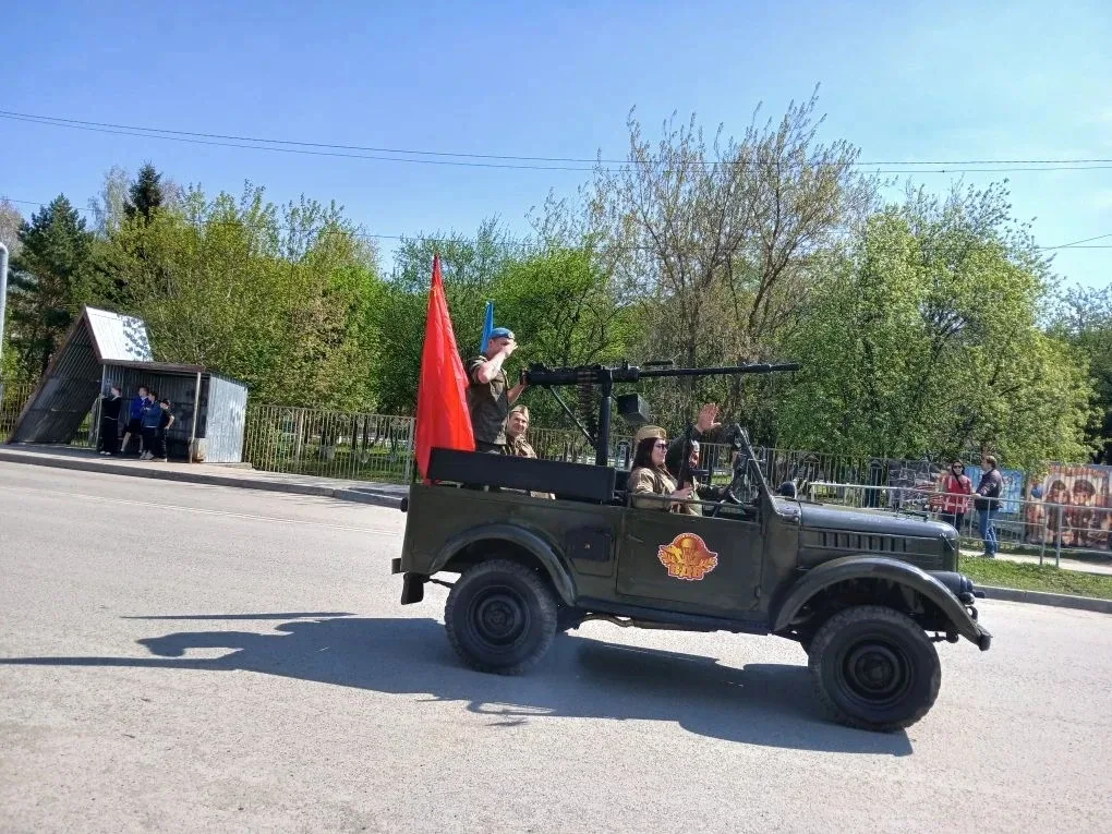 8 мая в селе Каскара ребята из кадетских классов «Орлы» и «Патриот» приняли участие в поздравлении в