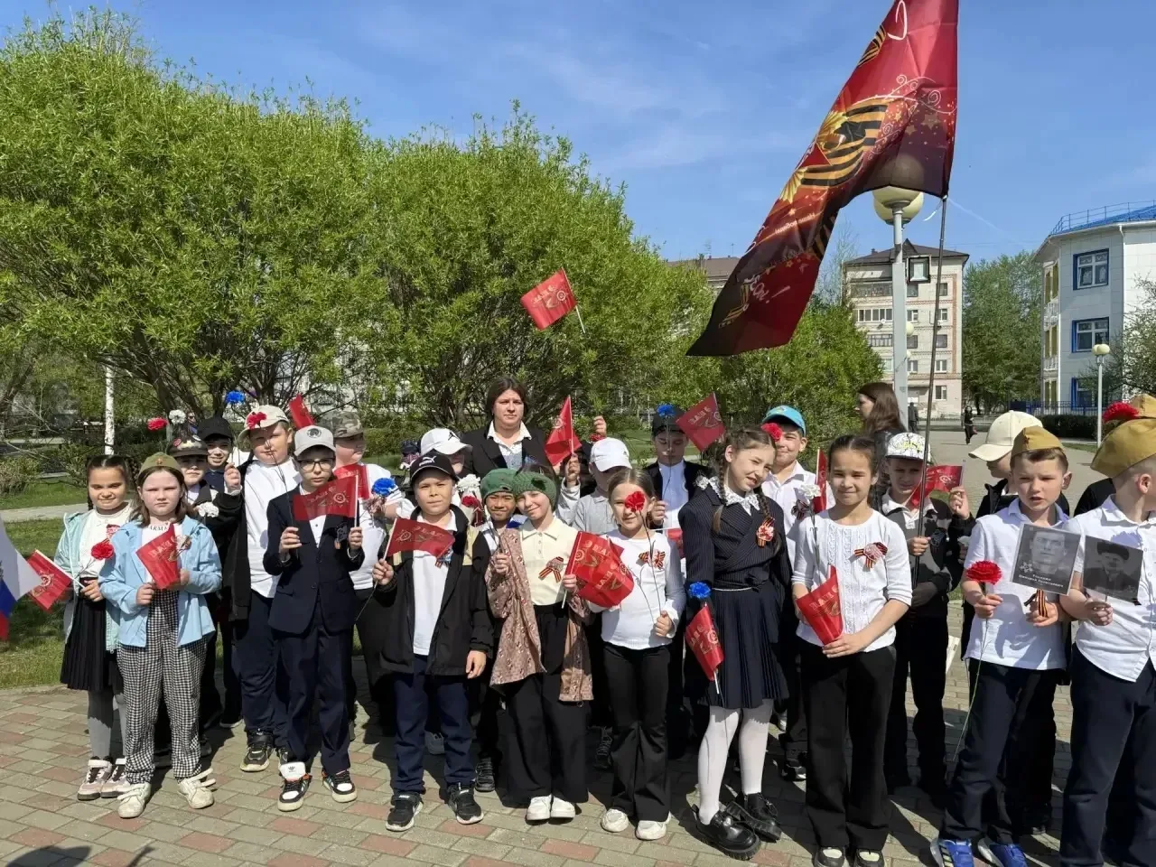 🇷🇺ТОРЖЕСТВЕННЫЙ митинг ПАМЯТИ🎖  🇷🇺Сегодня, накануне Дня Победы, в нашей школе (корпус 4 ) для учащих