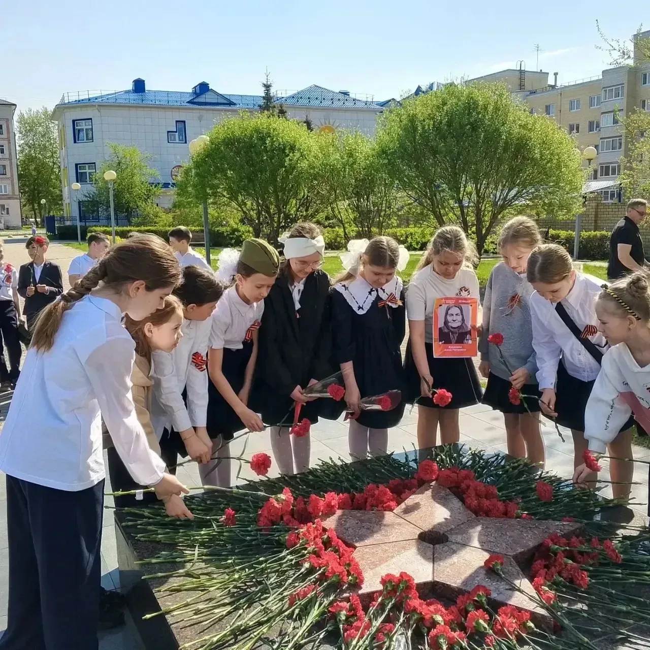 🇷🇺ТОРЖЕСТВЕННЫЙ митинг ПАМЯТИ🎖  🇷🇺Сегодня, накануне Дня Победы, в нашей школе (корпус 4 ) для учащих