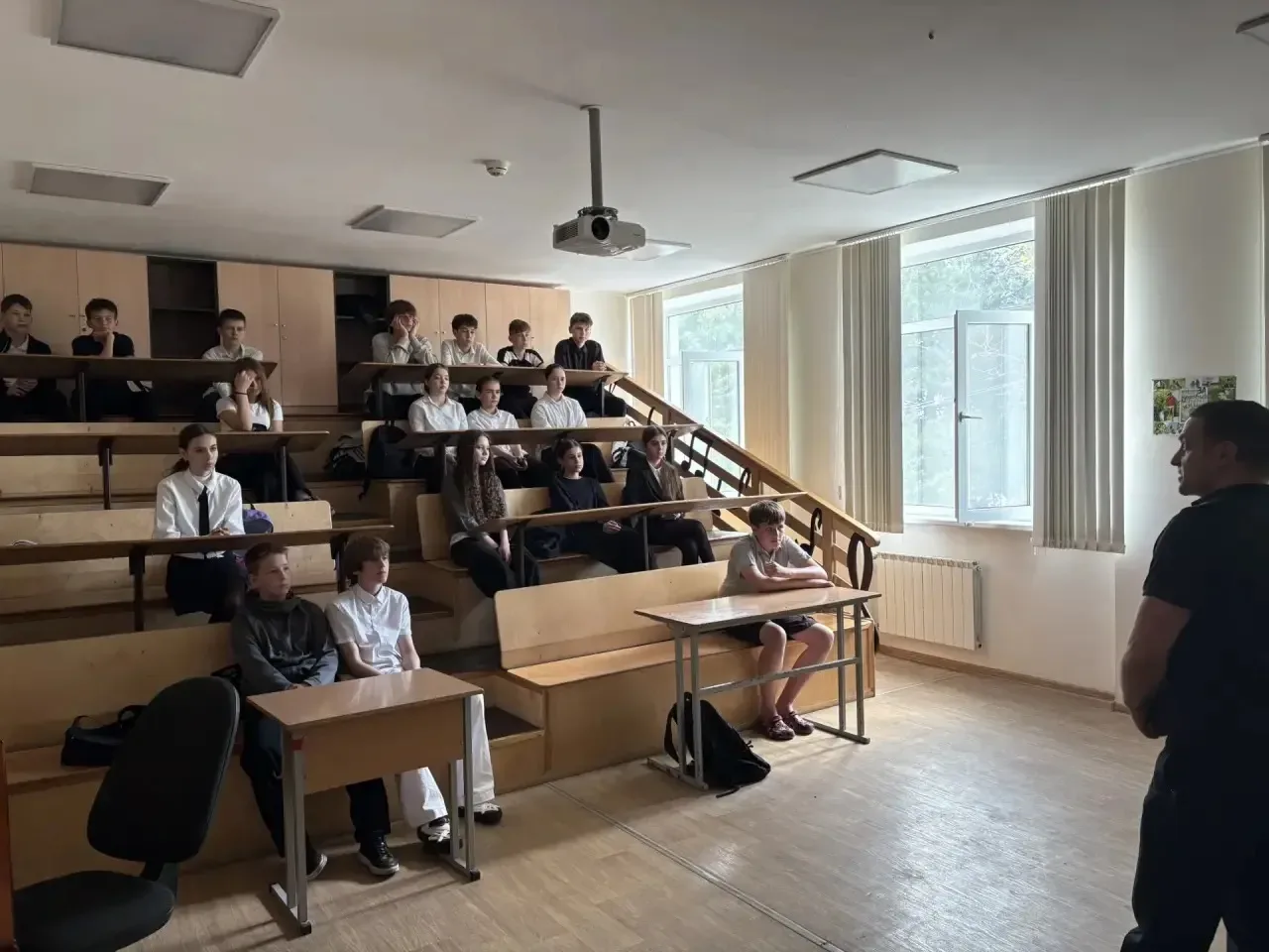 📣В преддверии летних каникул инспектор ПДН Ожегов Е. В. провёл профилактические беседы с учащимися  