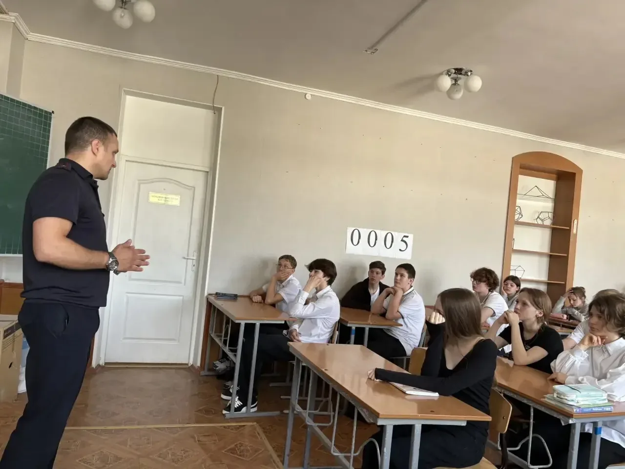 📣В преддверии летних каникул инспектор ПДН Ожегов Е. В. провёл профилактические беседы с учащимися  