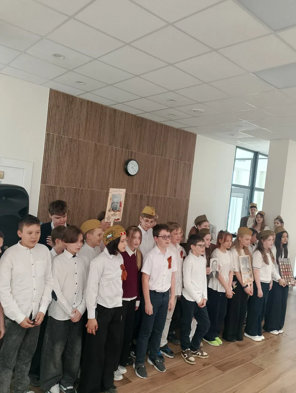 В преддверии праздника Великой победы в нашей школе (ул. Станислава Ростоцкого д. 2) прошел коллекти