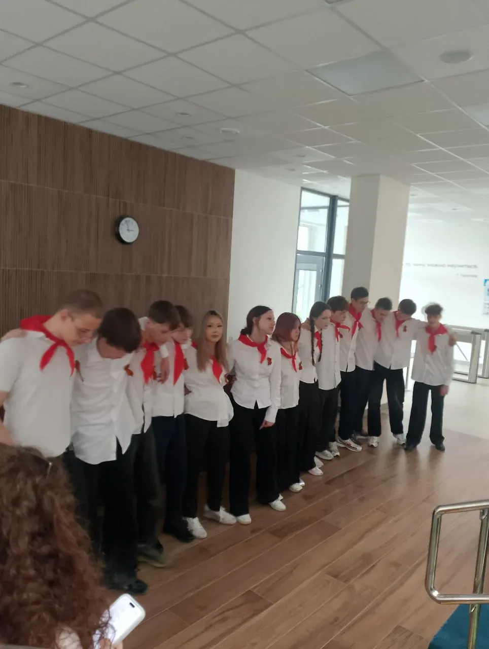 В преддверии праздника Великой победы в нашей школе (ул. Станислава Ростоцкого д. 2) прошел коллекти