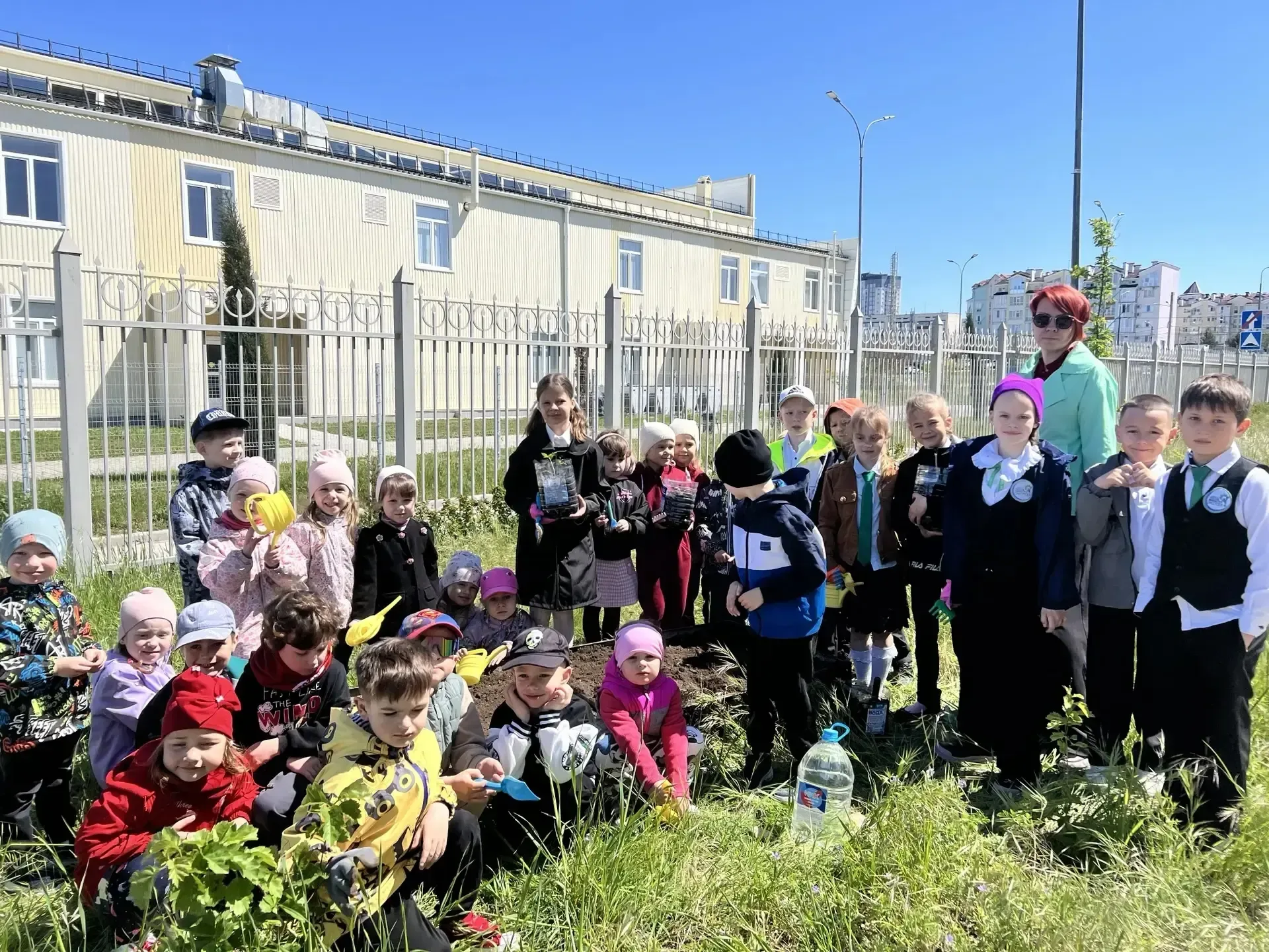 🌱 Сегодня в нашем классе произошло что-то особенное! 🌱  Ребята из 1-В класса вместе с воспитанниками