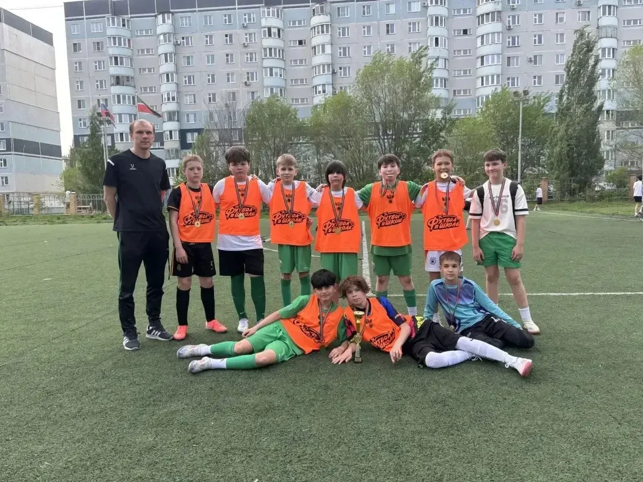 ⚽️ Команда мальчиков по футболу гимназии 179 заняла 1 место в районном этапе турнира «Кожаный мяч» и