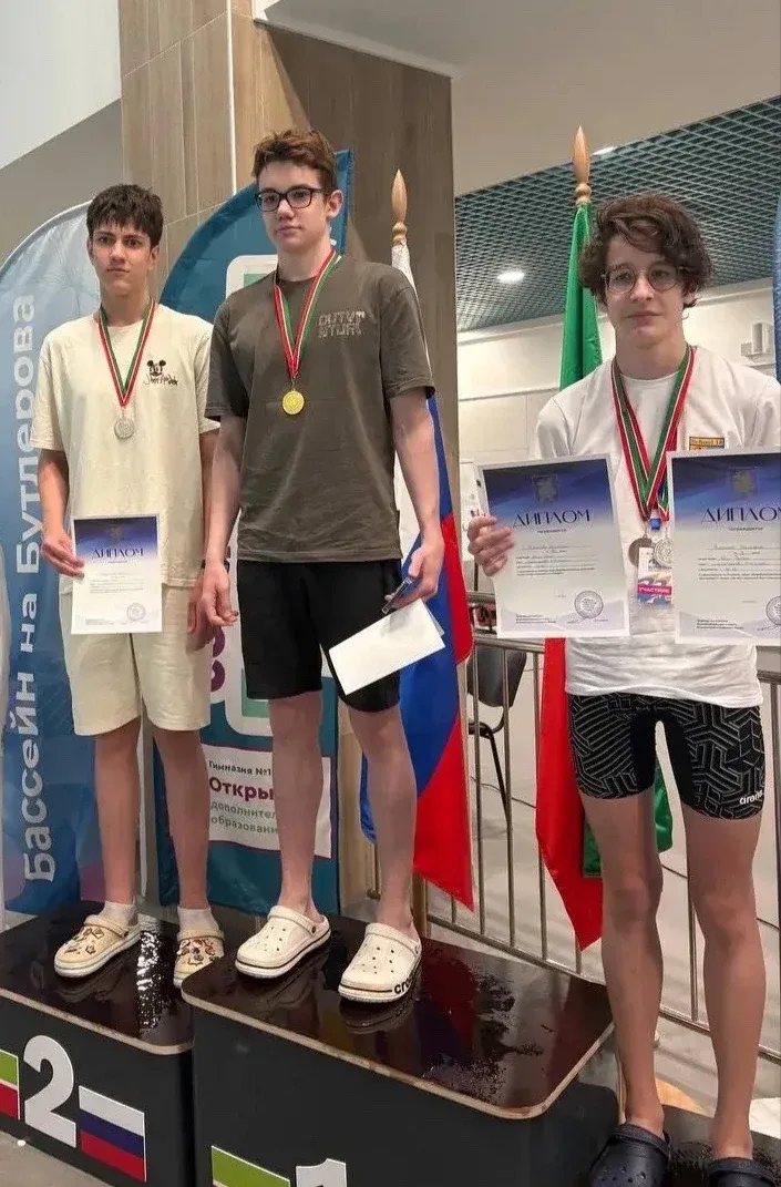 🎉 Наши гимназисты успешно выступили на школьной лиге плавания  🏊 Спортсмены выступали в разных стиля