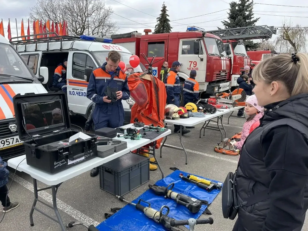 Работники #Мособлпожспас приняли участие в первомайском шествии в округе #Чехов  🌸 1 мая работники 3