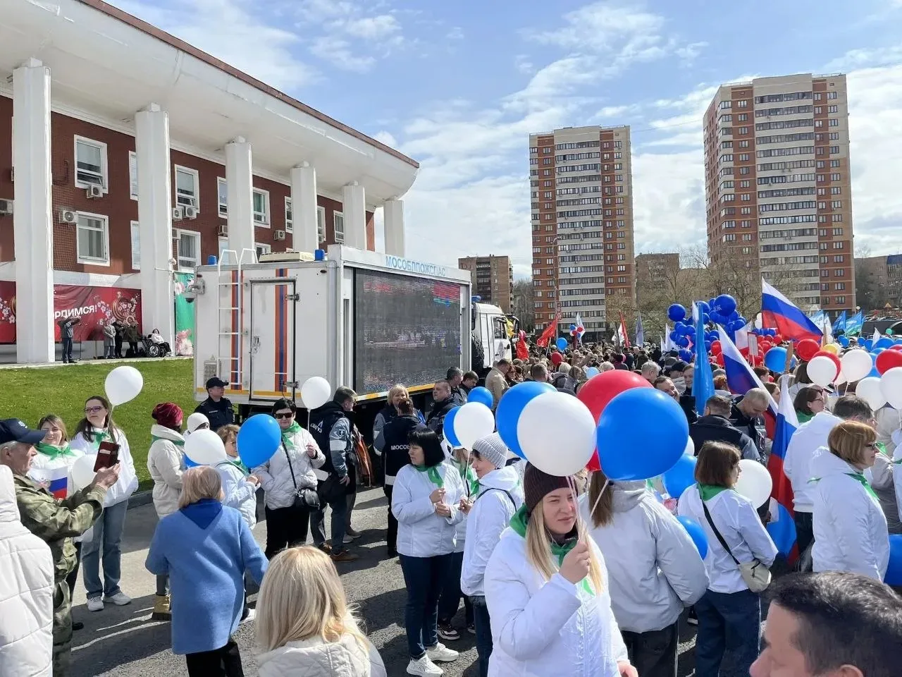 Работники #Мособлпожспас приняли участие в первомайском шествии в округе #Чехов  🌸 1 мая работники 3