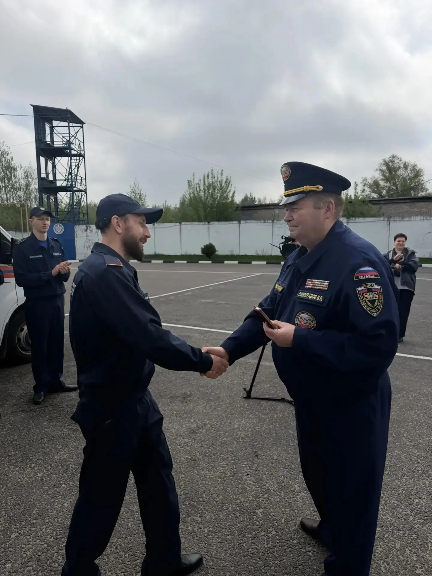 😱 В квартире с включенной газовой плитой! Работников ПСЧ-259 наградили за спасение ребёнка 🏅  📍В окр