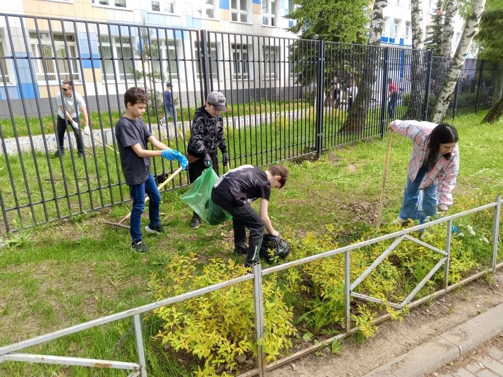 В Гимназии  прошёл большой общешкольный субботник, в котором активное участие приняли не только учен