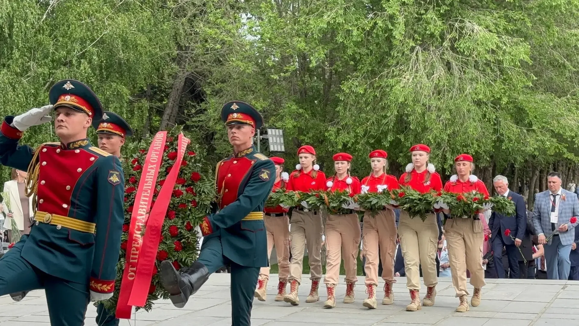Юнармейский отряд пополнился активными гимназистами.