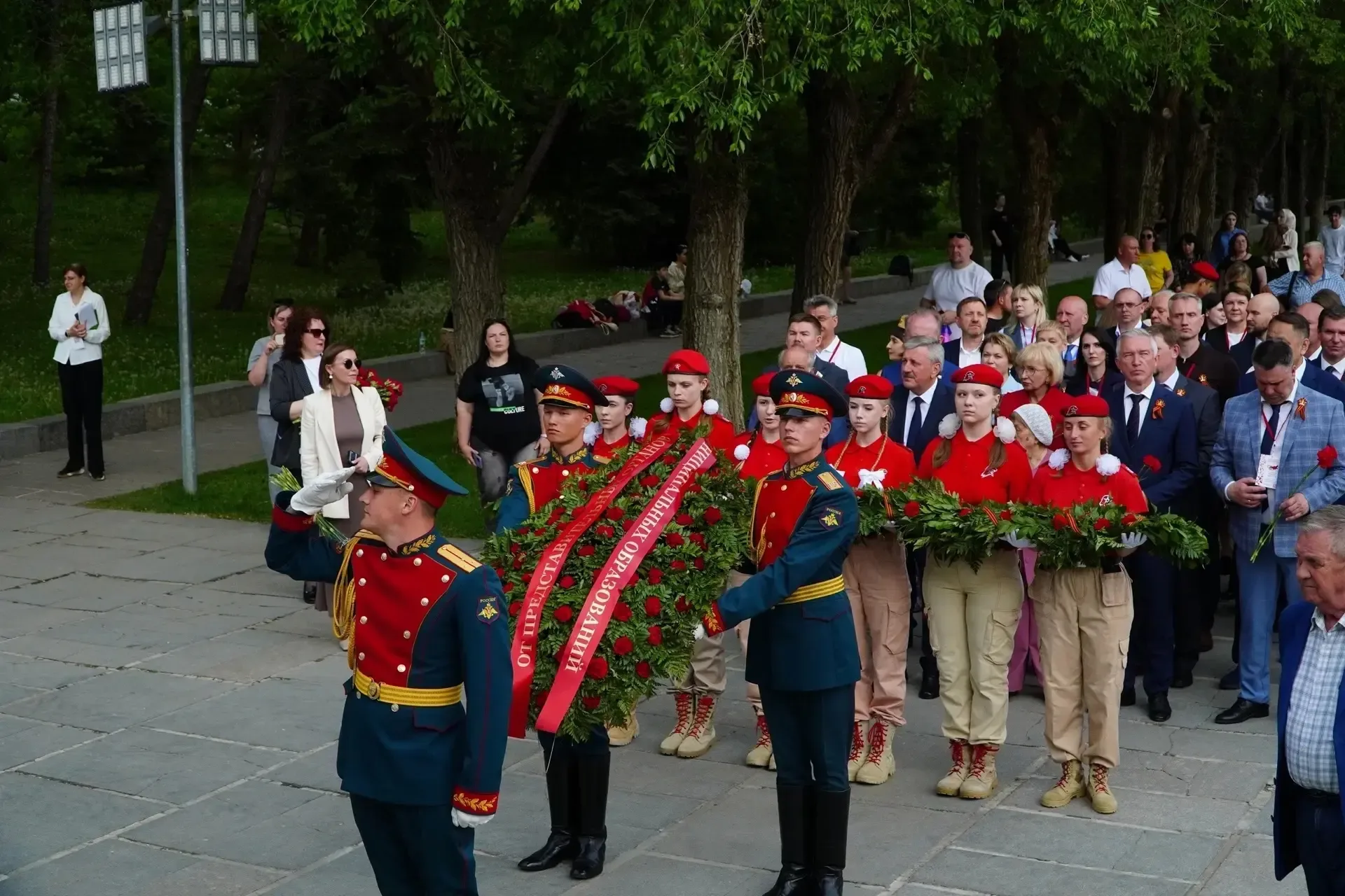 Юнармейский отряд пополнился активными гимназистами.