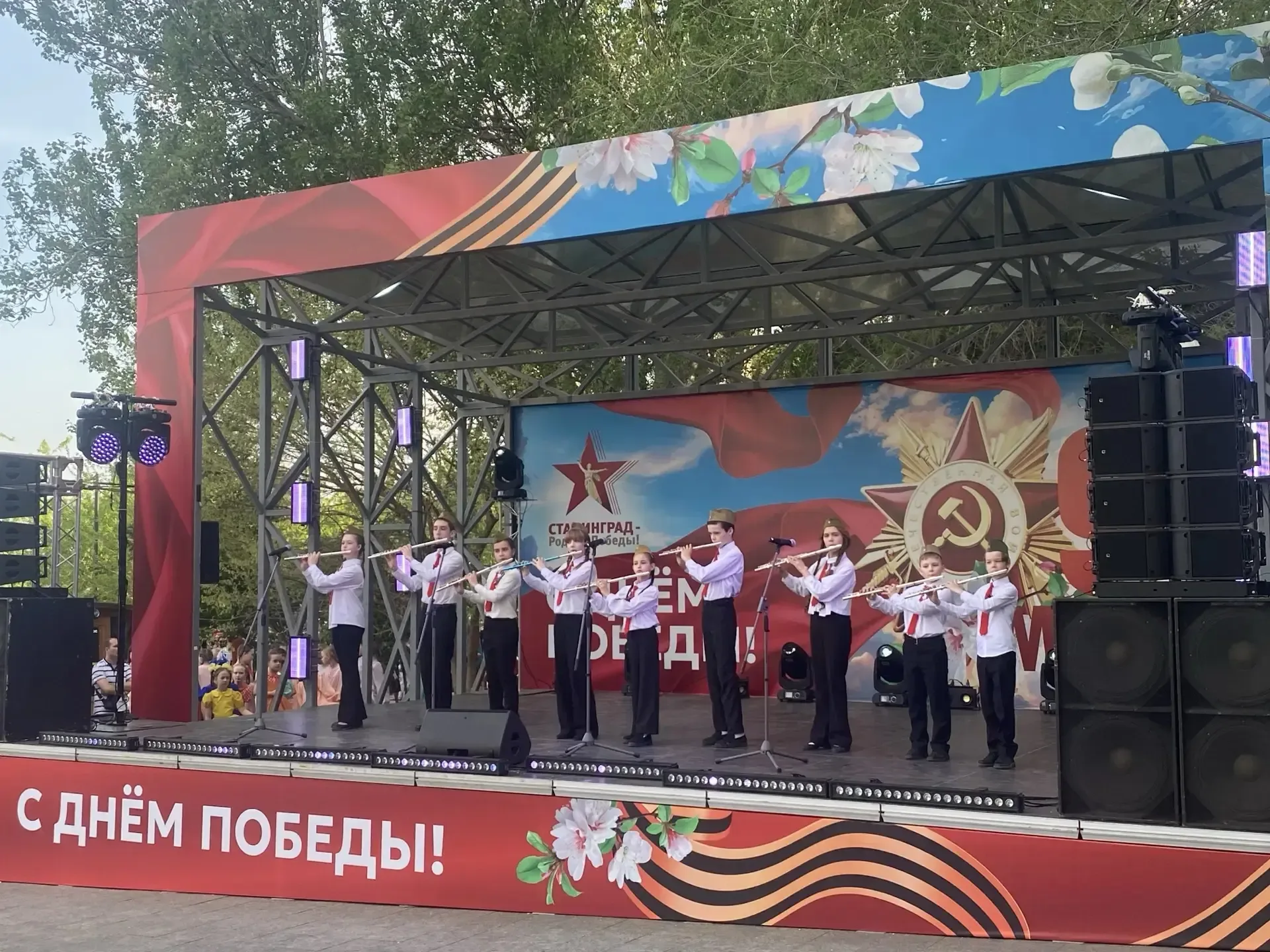 Талантливые ученики нашей школы Вовченко Лилия, Юрьевна Анастасия и Рысин Тимофей приняли участие в 