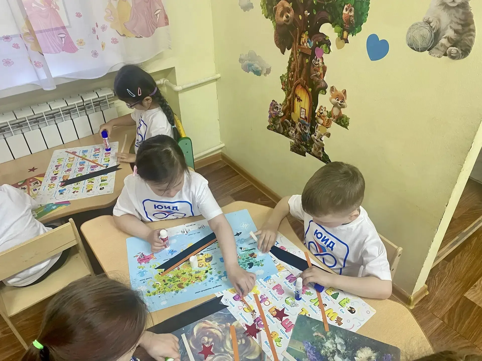 Команда ЮПИД дошкольного отделения Видновской СОШ N1 приняла участие в акции "Георгиевская лента"  В