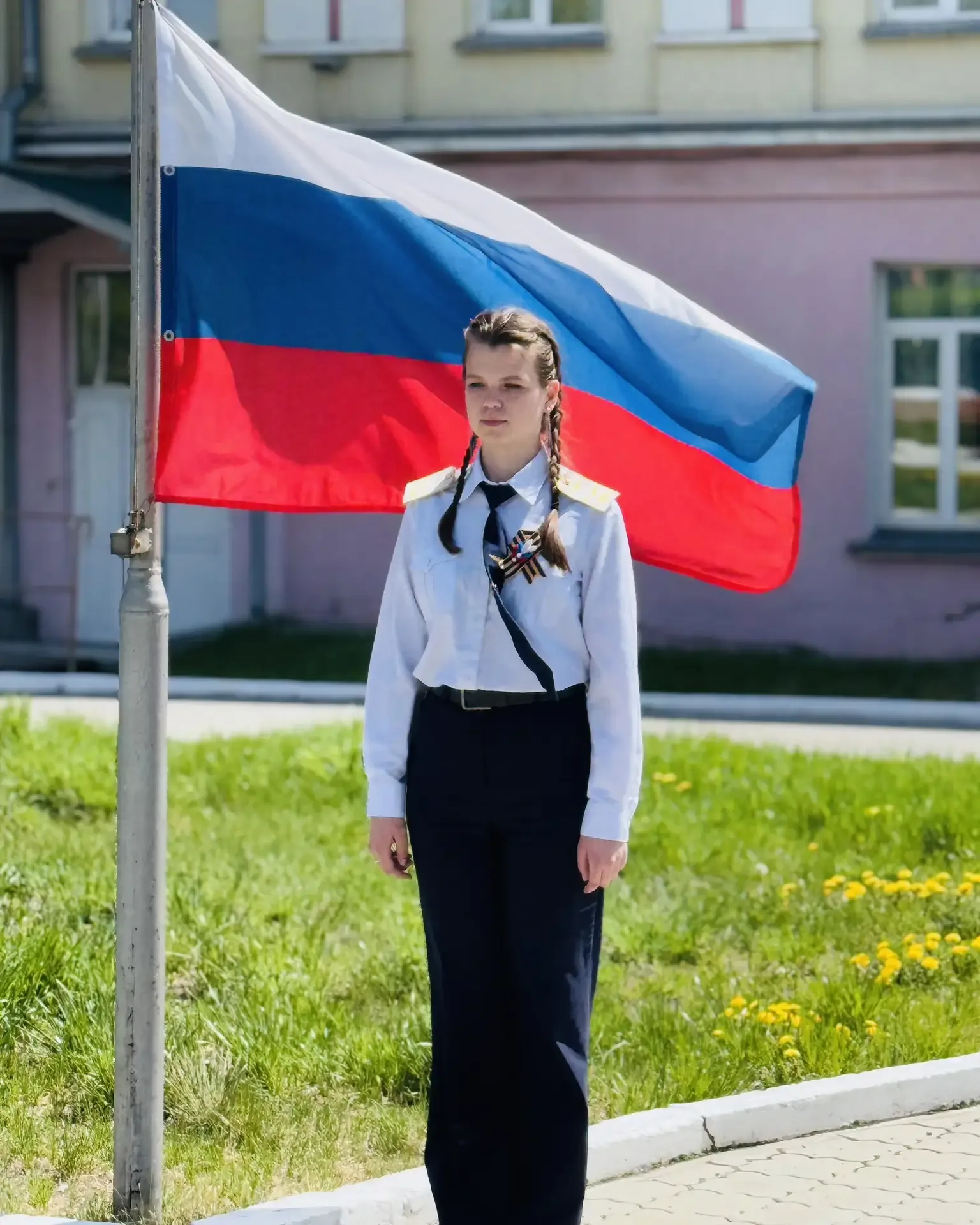 🎖️🚶‍♂️🎶 Смотр строя и песни — дух, дисциплина, команда! 🇷🇺  20 мая в УУКЖТ ИрГУПС прошёл традиционны