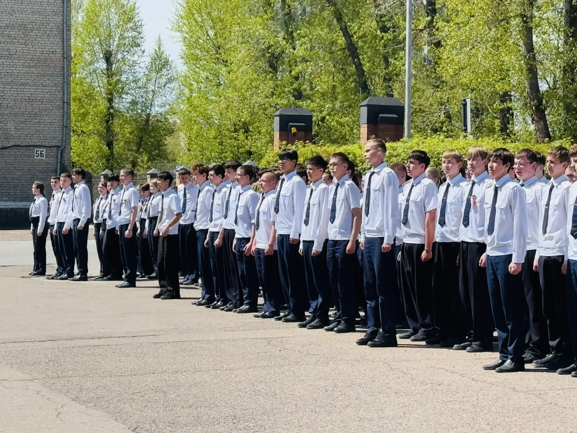 🎖️🚶‍♂️🎶 Смотр строя и песни — дух, дисциплина, команда! 🇷🇺  20 мая в УУКЖТ ИрГУПС прошёл традиционны
