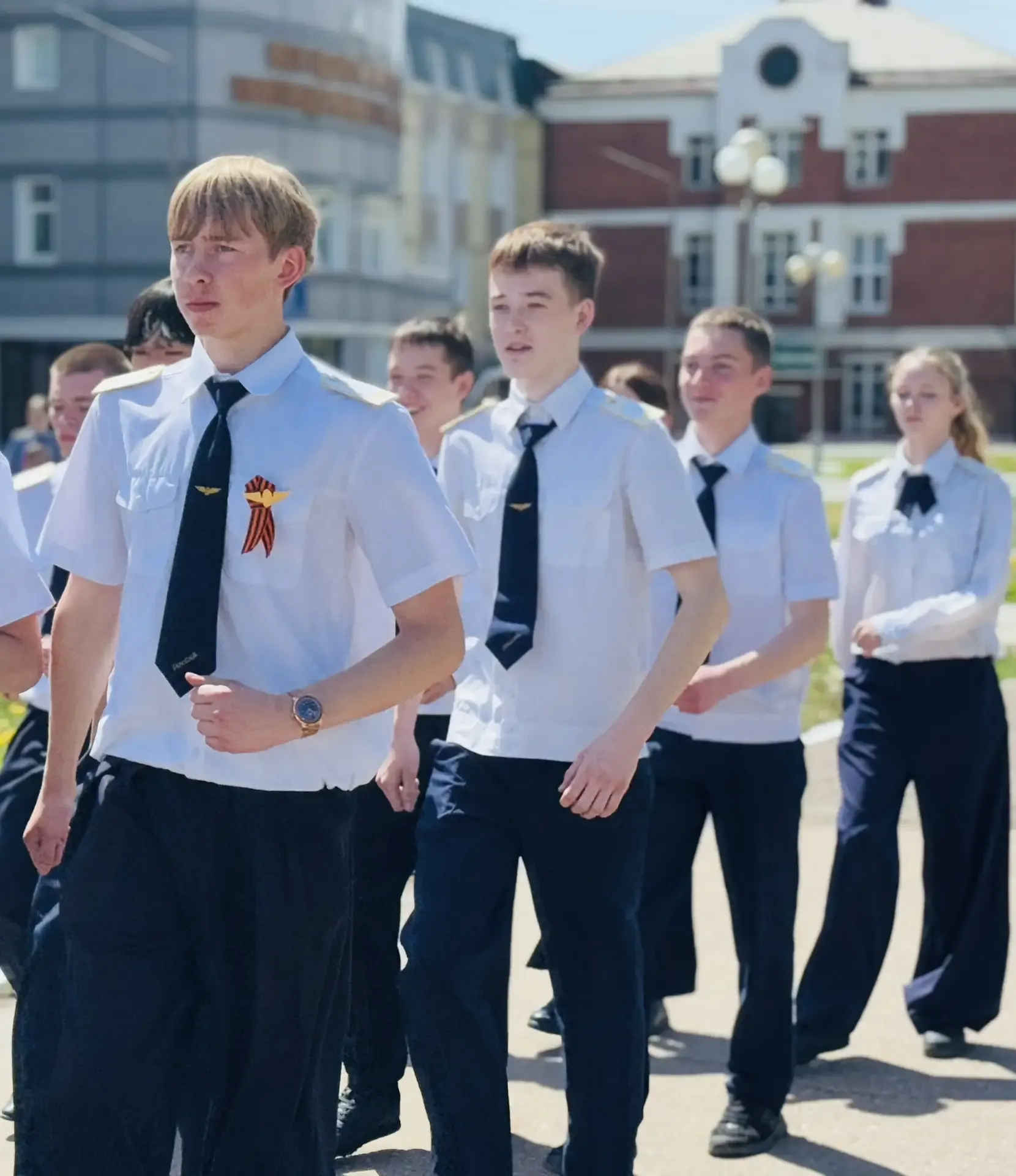 🎖️🚶‍♂️🎶 Смотр строя и песни — дух, дисциплина, команда! 🇷🇺  20 мая в УУКЖТ ИрГУПС прошёл традиционны